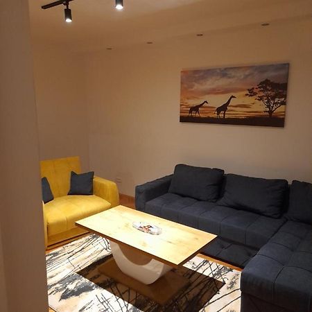 Holiday Apartaments 2 Ni Kültér fotó