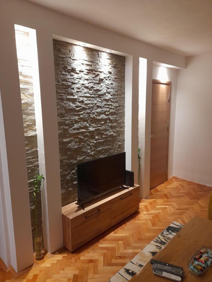 Holiday Apartaments 2 Ni Kültér fotó