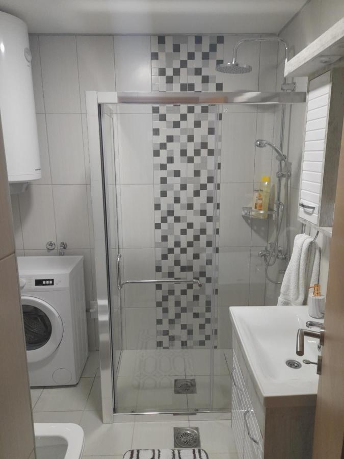 Holiday Apartaments 2 Ni Kültér fotó