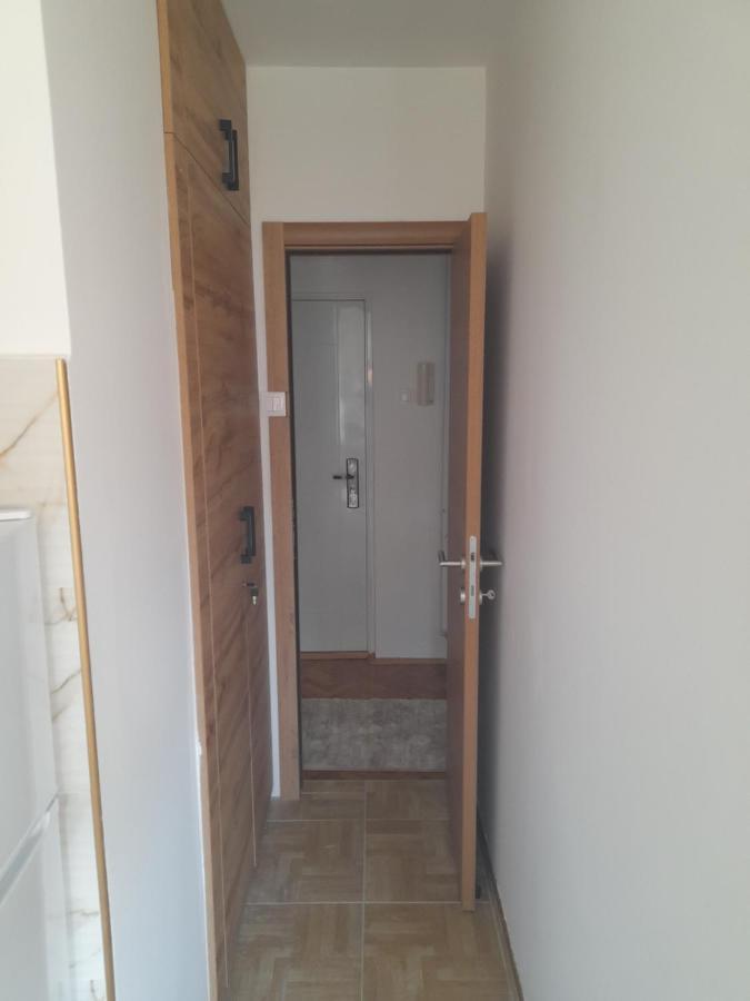 Holiday Apartaments 2 Ni Kültér fotó