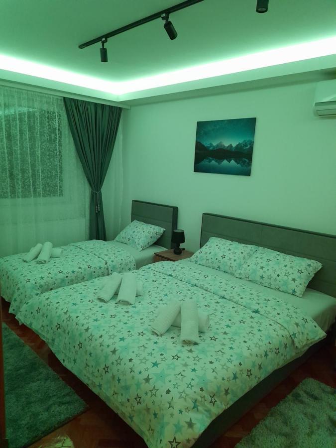 Holiday Apartaments 2 Ni Kültér fotó